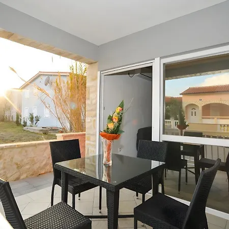 Villa Tomislav For 12 Guests Near The