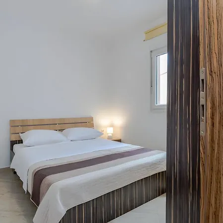 Tomislav For 12 Guests Near The