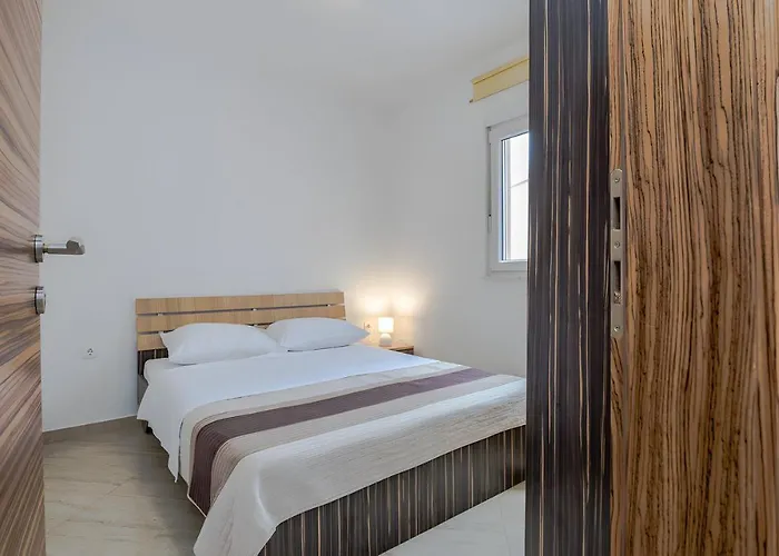 Tomislav For 12 Guests Near The