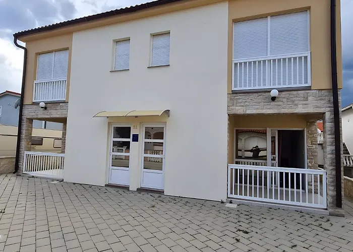Tomislav For 12 Guests Near The *