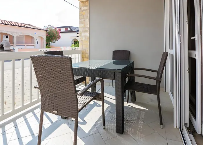 Tomislav For 12 Guests Near The 빌라 *