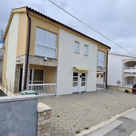 Tomislav For 12 Guests Near The