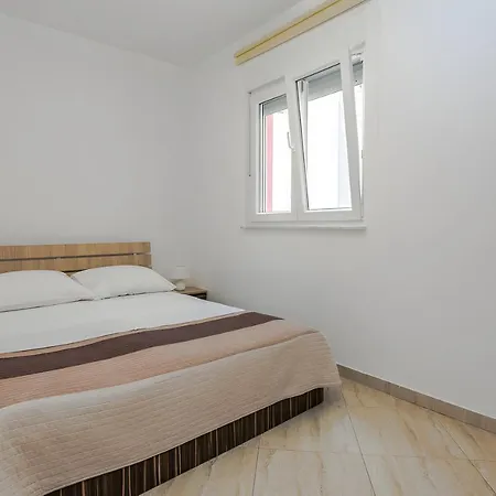 Tomislav For 12 Guests Near The * Vir