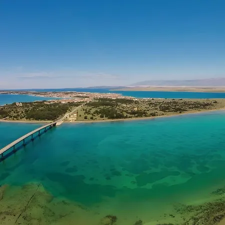 וילה Tomislav For 12 Guests Near The