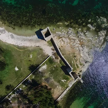 Tomislav For 12 Guests Near The וילה